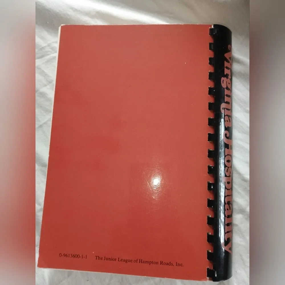 Collectible 1985 Virginia Hospitality Cookbook Junior League Hampton Roads, VA